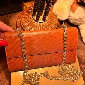 LOUIS VUITTON Authentic, Clutch, Bifold Wallet, Crossbody.